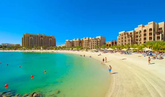 Złote plaże nad Zatoką Arabską